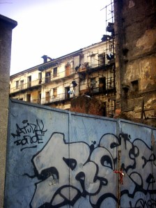 Milano, 3 aprile 2004: via Adda il giorno dello sgombero.